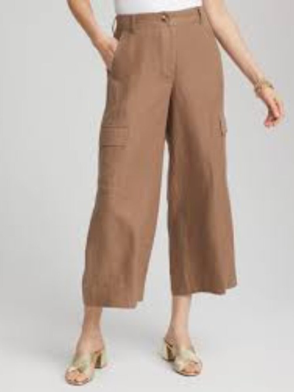 Chico's Women's Size 2.5/L-14 Khaki Stretch Zip Close Cropped Cargo Pants Casual